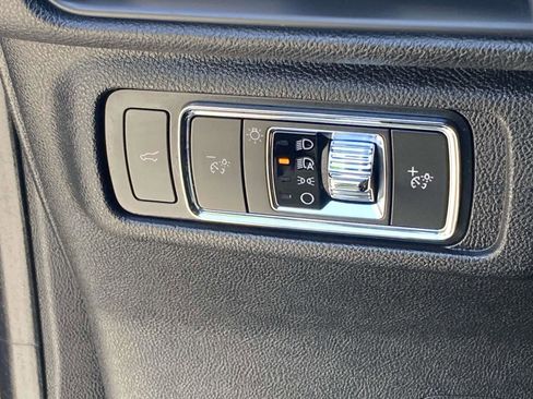 Used 2021 Lincoln Corsair FWD w/ Premium Package image 31