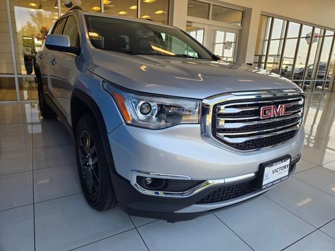 Used 2019 GMC Acadia SLT w/ LPO, Floor Liner Package FWD image 3