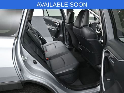 Used 2022 Toyota RAV4 XLE Premium AWD/4WD image 33