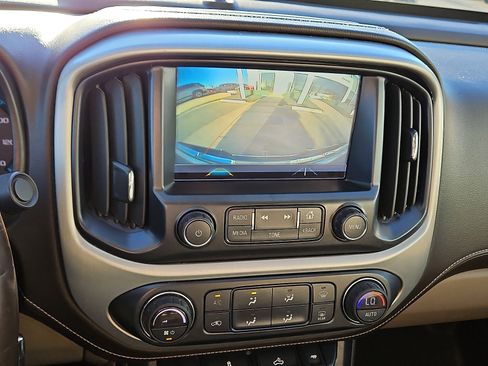 Used 2018 GMC Canyon SLT w/ Trailering Package image 16