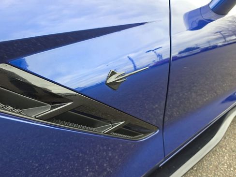 Used 2017 Chevrolet Corvette Stingray Coupe w/ Carbon Flash Badge Package RWD image 31