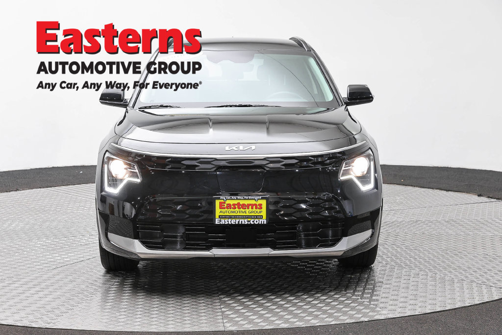 Used 2023 Kia Niro Wind w/ Wind Preserve Package FWD image 3