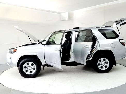 Used 2023 Toyota 4Runner SR5 Premium w/ Moonroof Package AWD/4WD image 10