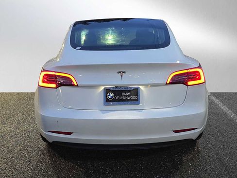 Used 2023 Tesla Model 3 Standard Range image 4