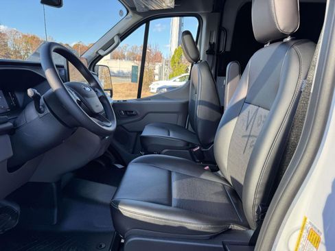 New 2026 Ford Transit 250 148 Medium Roof w/ Load Area Protection Package RWD image 9