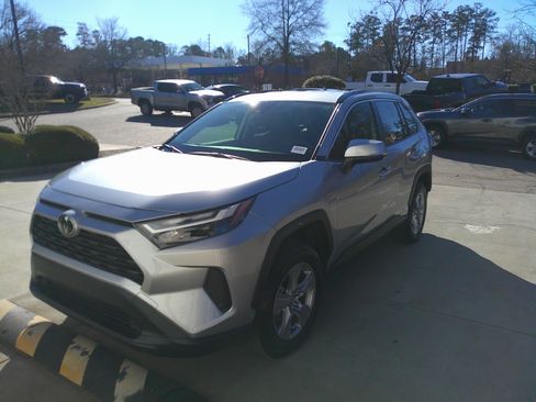 Used 2025 Toyota RAV4 XLE image 7