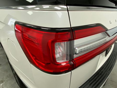 Used 2019 Lincoln Navigator Reserve AWD/4WD image 13