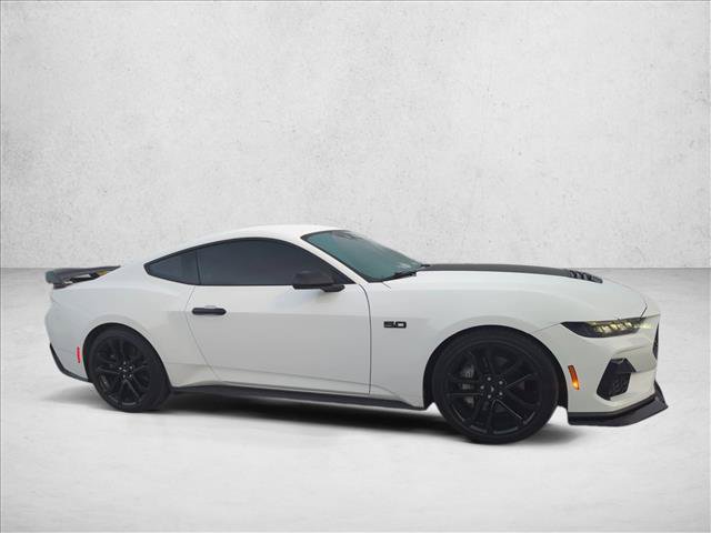 Used 2025 Ford Mustang GT Premium RWD image 4