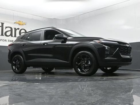 New 2026 Chevrolet Trax LT w/ Driver Confidence Package FWD image 2