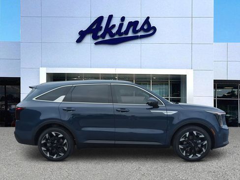 Used 2025 Kia Sorento SX FWD image 1