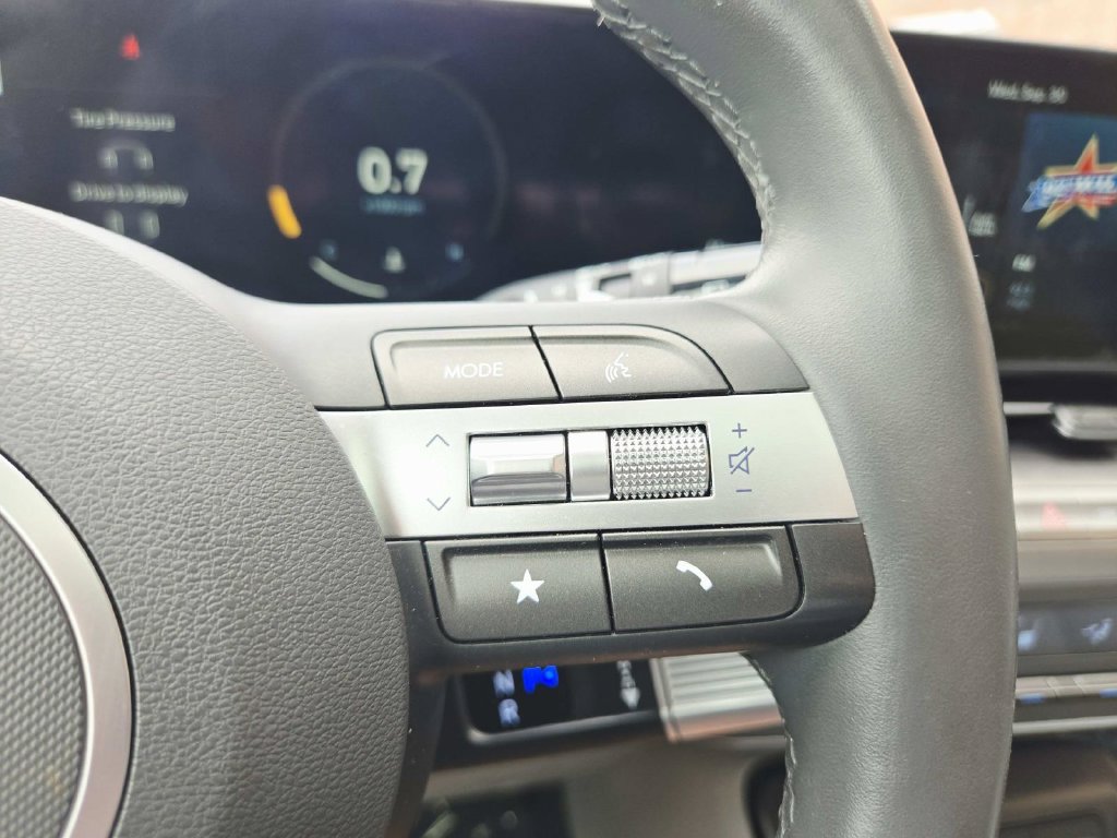 Used 2024 Hyundai Kona Limited AWD/4WD image 21