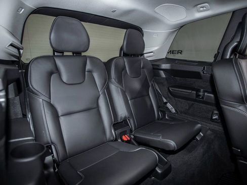 Used 2025 Volvo XC90 T8 Ultra w/ Protection Package image 17