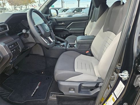 Used 2025 Toyota Tacoma TRD Sport image 11