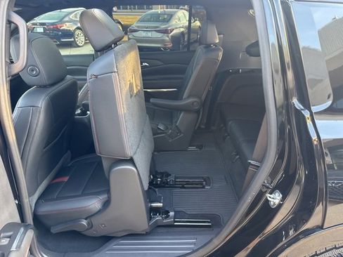 Used 2024 Chevrolet Traverse RS w/ LPO, Floor Liner Package image 36