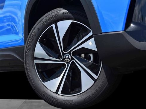 New 2026 Volkswagen Taos SE AWD/4WD image 3