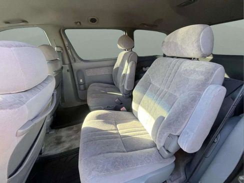 Used 2000 Toyota Sienna LE image 12