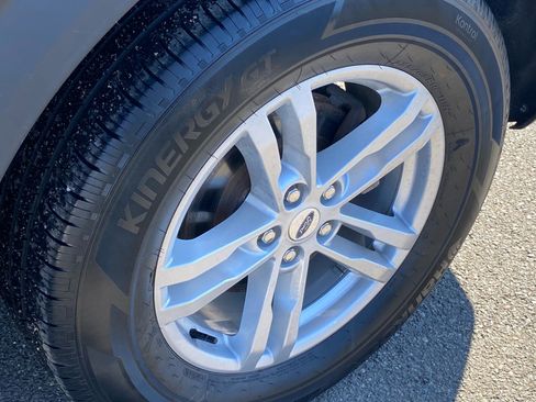 Certified 2022 Ford Explorer XLT image 23