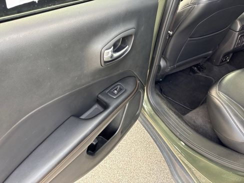 Used 2019 Jeep Compass Limited image 30