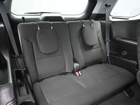 Used 2022 Ford Explorer XLT image 27