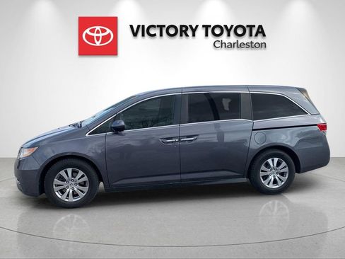 Used 2016 Honda Odyssey SE image 2