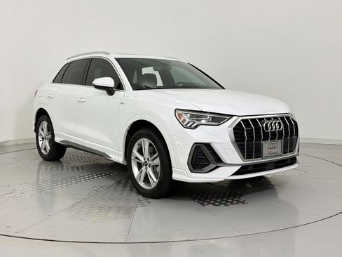 Used 2024 Audi Q3 2.0T Premium w/ Convenience Package AWD/4WD image 7