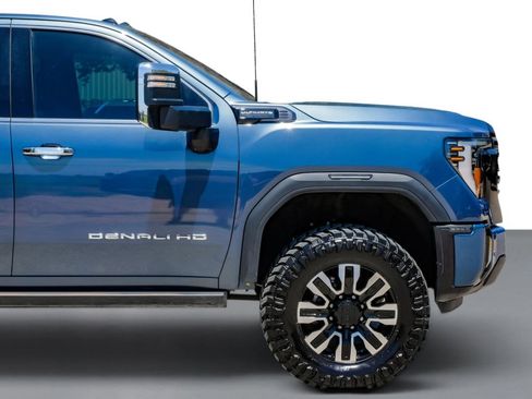 Used 2025 GMC Sierra 2500 Denali Ultimate AWD/4WD image 7