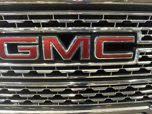 Used 2021 GMC Sierra 1500 Denali w/ LPO, GMC Protection Package AWD/4WD image 9