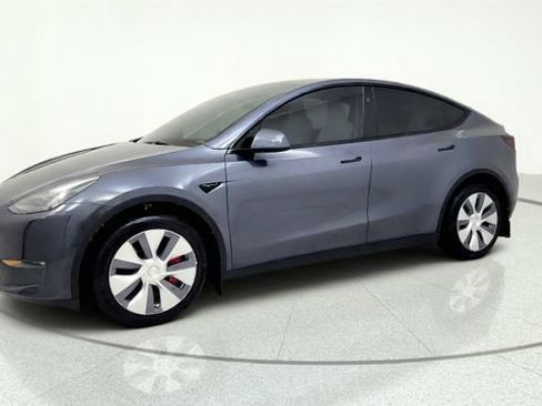 Used 2023 Tesla Model Y Long Range AWD/4WD image 4