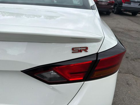 Used 2023 Nissan Altima 2.5 SR FWD image 9