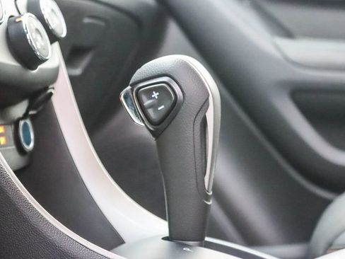 Certified 2022 Chevrolet Trax LT w/ LT Convenience Package image 41