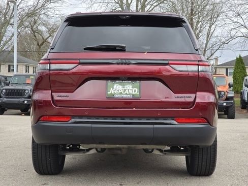 Used 2025 Jeep Grand Cherokee Limited w/ Luxury Tech Group II AWD/4WD image 30