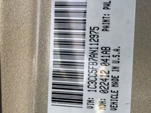 Used 2010 Chrysler Sebring Limited FWD image 16