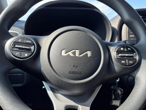 Used 2025 Kia Soul LX w/ LX Technology Package FWD image 25