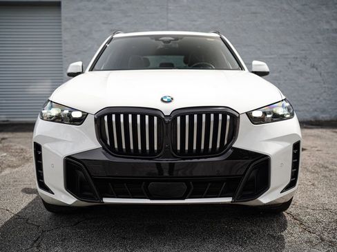 Used 2024 BMW X5 xDrive40i w/ M Sport Package AWD/4WD image 5