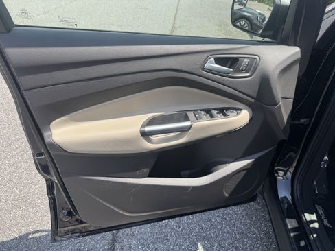 Used 2019 Ford Escape SEL FWD image 6