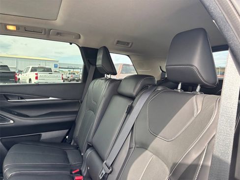 Used 2023 INFINITI QX60 Sensory w/ Cargo Package image 32
