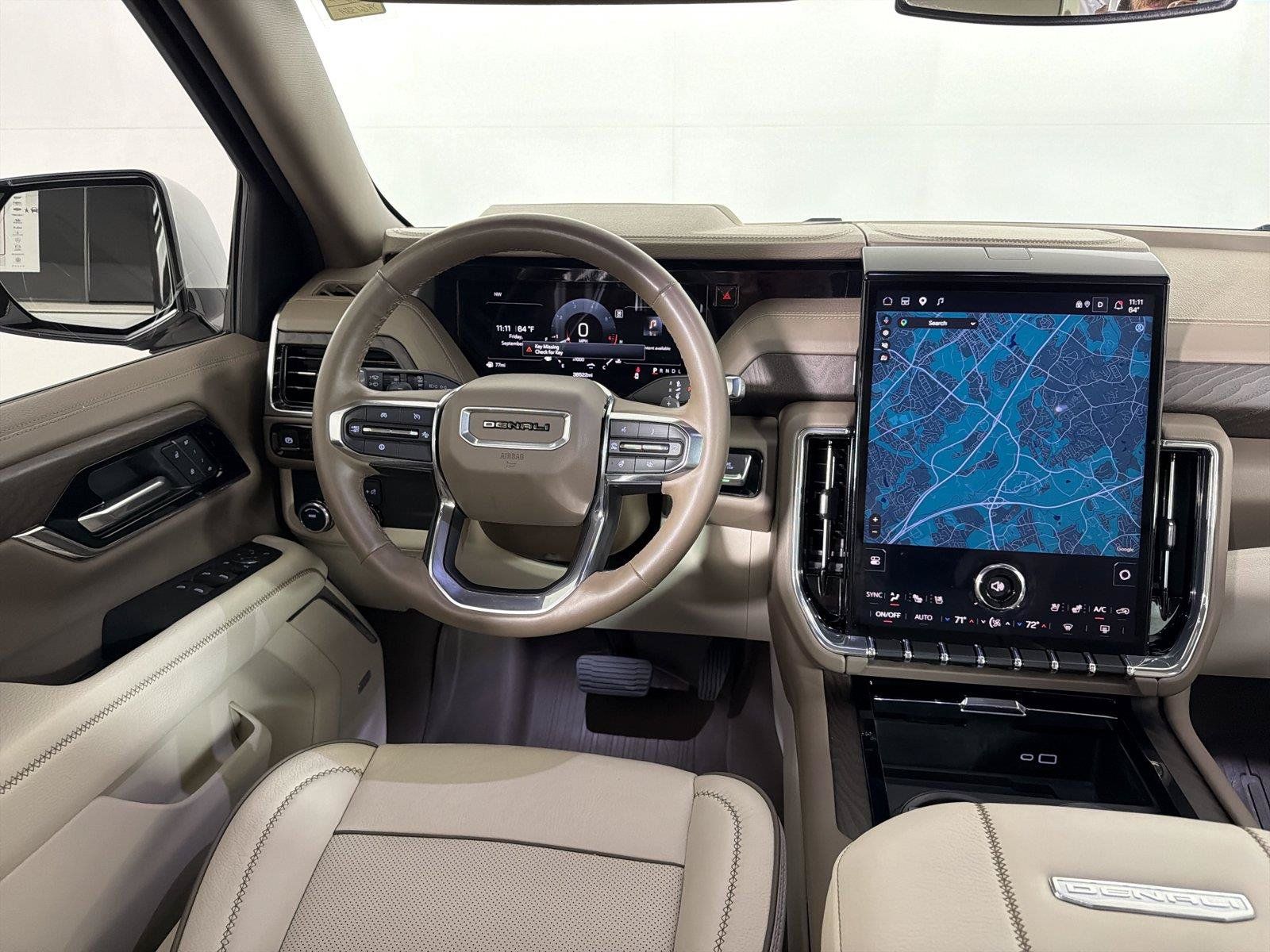 Used 2025 GMC Yukon XL Denali w/ Sun & Power Step Package RWD image 23