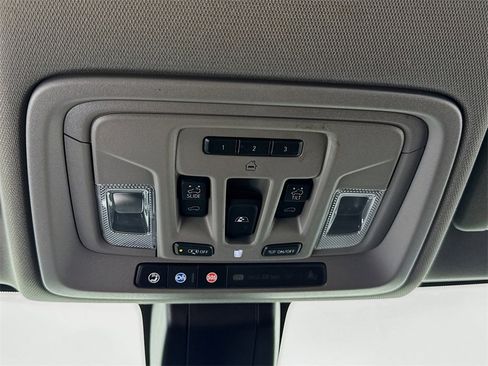 Used 2020 Chevrolet Silverado 1500 LTZ w/ LTZ Premium Package image 20