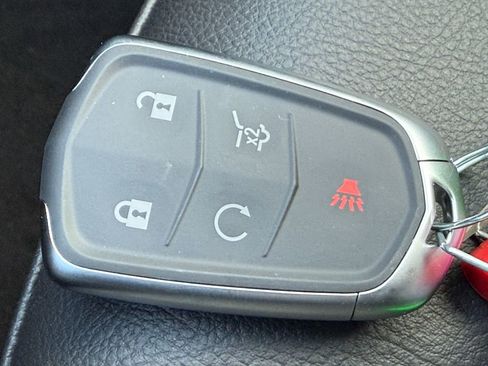 New 2025 Cadillac XT6 Luxury image 30