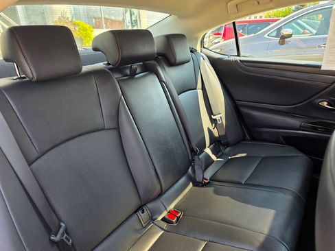 Used 2024 Lexus ES 300h w/ Premium Package FWD image 15