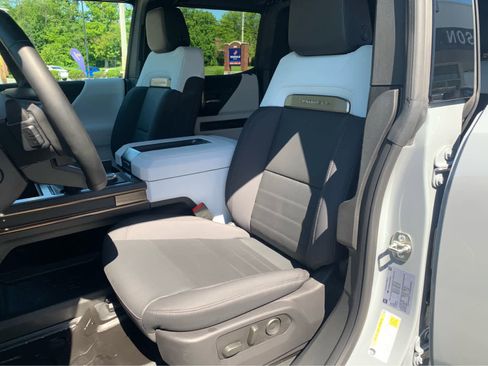 Used 2024 GMC Hummer EV 2X w/ Extreme Off-Road Package AWD/4WD image 13