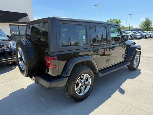 Used 2018 Jeep Wrangler Unlimited Sahara w/ LED Lighting Group AWD/4WD image 15