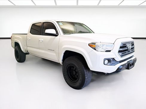 Used 2019 Toyota Tacoma SR5 RWD image 3