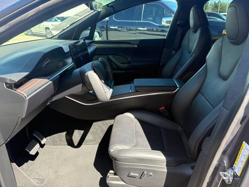 Used 2023 Tesla Model X Standard Range image 10