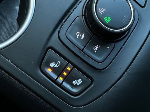 Used 2022 GMC Terrain SLT image 34