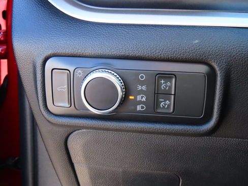 Used 2021 Ford Explorer XLT image 28