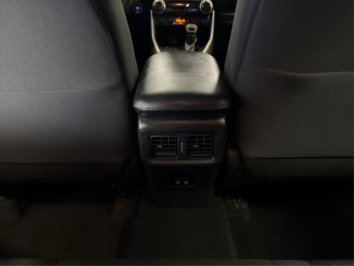 Used 2021 Toyota RAV4 XLE w/ XLE Grade Weather Package AWD/4WD image 24