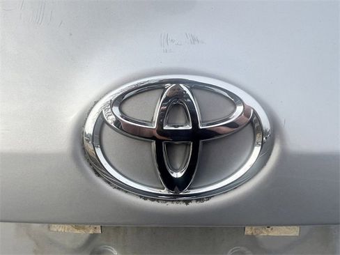 Used 2016 Toyota Corolla LE image 11