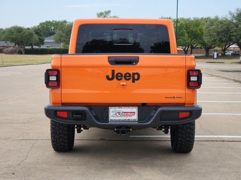 Used 2025 Jeep Gladiator Sport AWD/4WD image 5