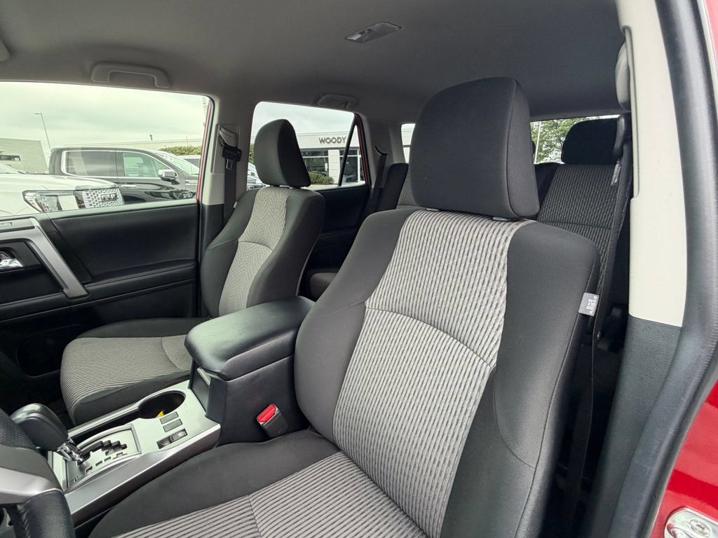 Used 2024 Toyota 4Runner SR5 AWD/4WD image 26